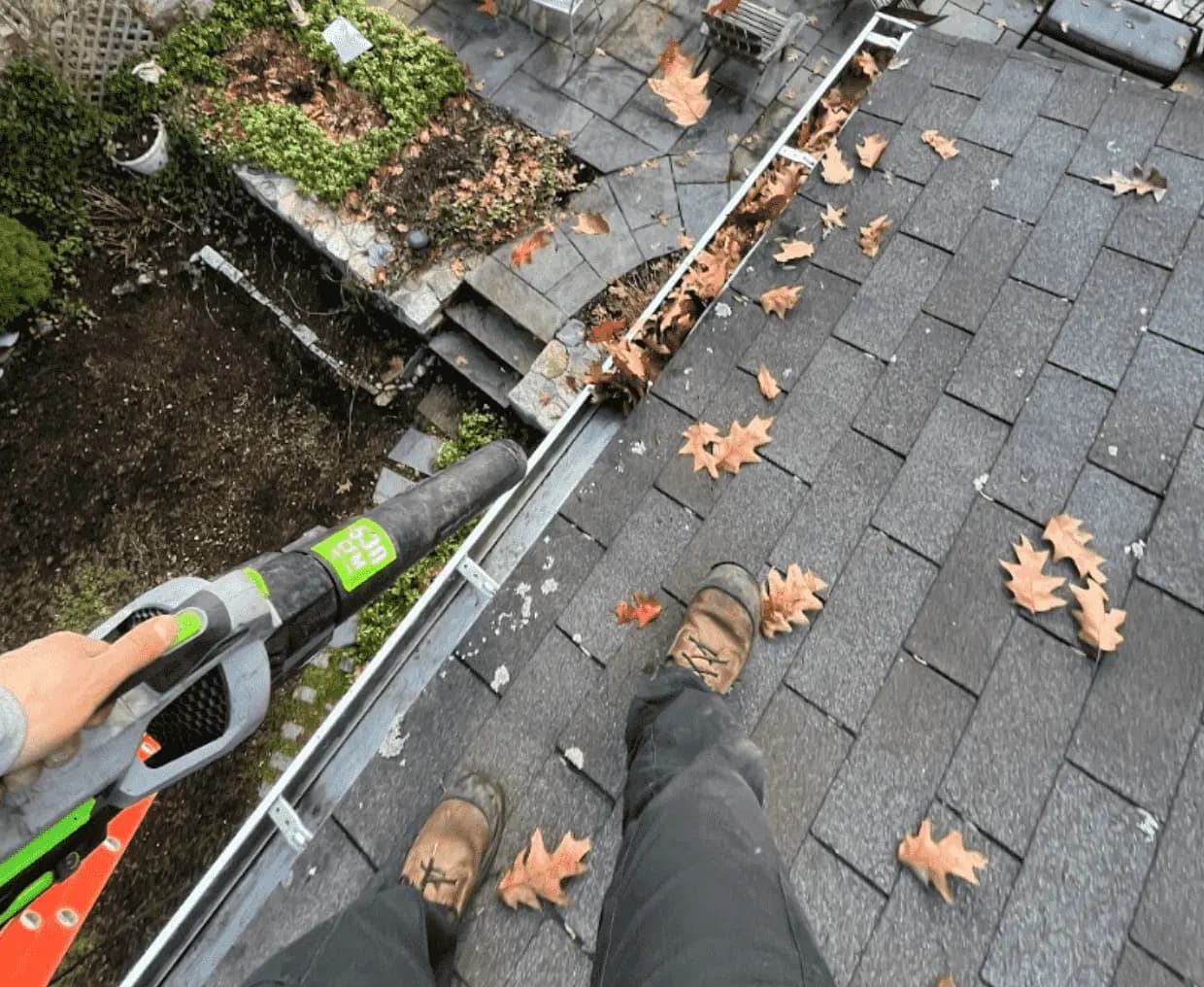 Gutter Cleaning Services in Solon